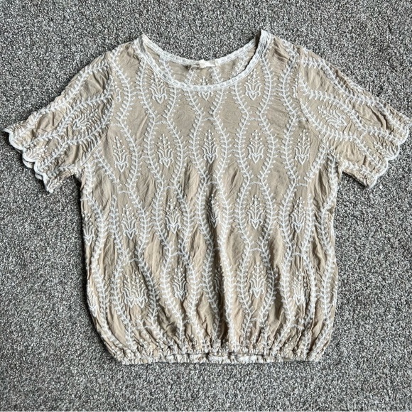 Solitaire Tan/Beige Embroidered Short Sleeve Top, Size Medium - Picture 1 of 8